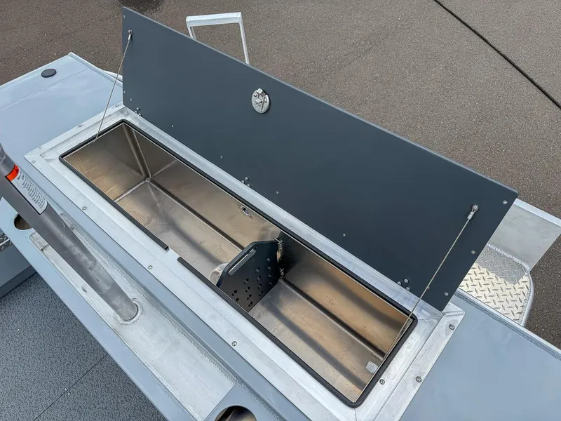 Slide: The Image of Hewescraft 200 ProV ET 2025 - 17