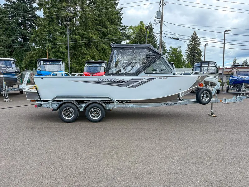 Slide: The Image of Hewescraft 200 ProV ET 2025 - 2