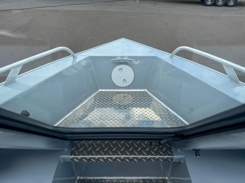 Slide: The Image of Hewescraft 200 ProV ET 2025 - 8