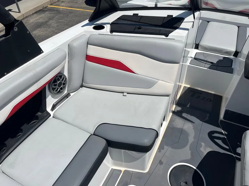 Slide: The Image of Axis T220 2022 - 25