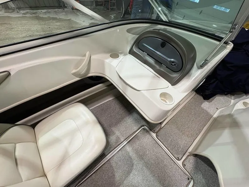 Slide: The Image of Sea Ray 205 Sport 2005 - 9