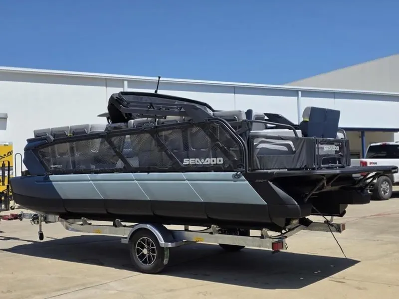 Slide: The Image of Sea-Doo Switch Cruise Limited 21 2025 - 10