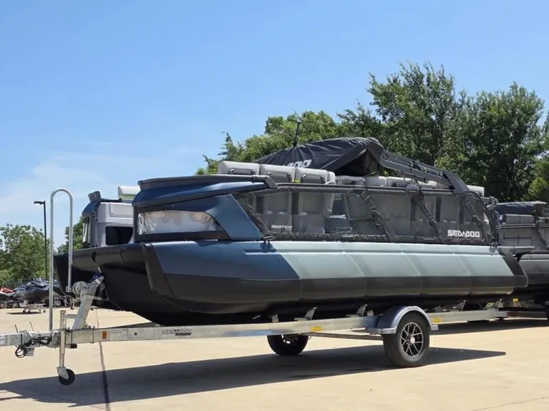 Slide: The Image of Sea-Doo Switch Cruise Limited 21 2025 - 12