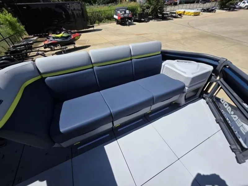 Slide: The Image of Sea-Doo Switch Cruise Limited 21 2025 - 7