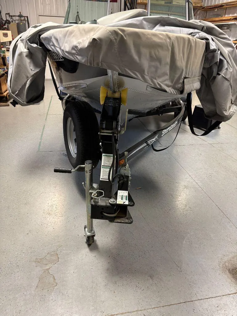 Slide: The Image of Alumacraft Competitor 2011 - 10