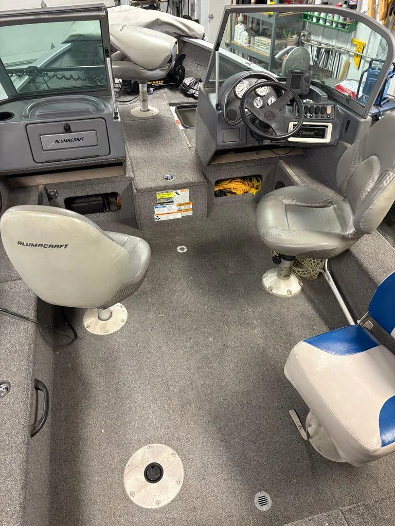 Slide: The Image of Alumacraft Competitor 2011 - 4