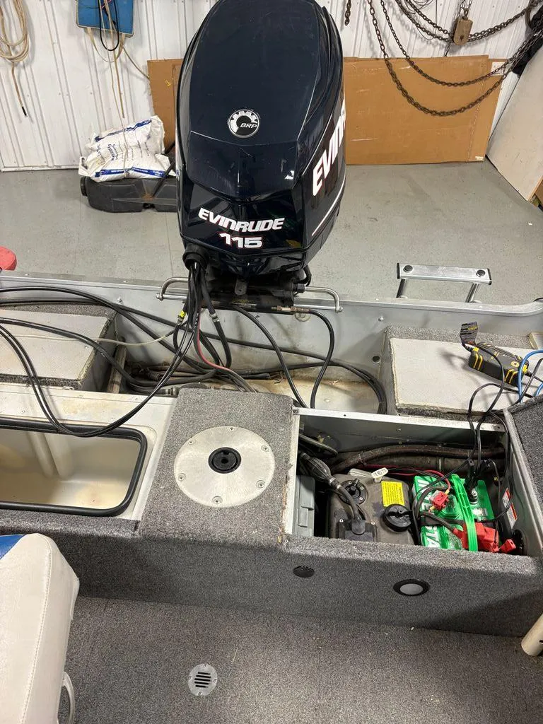 Slide: The Image of Alumacraft Competitor 2011 - 8