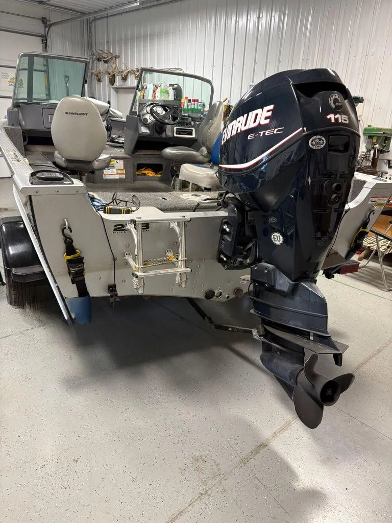 Slide: The Image of Alumacraft Competitor 2011 - 9