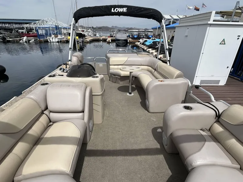 Slide: The Image of Lowe SS210 Super Sport 2016 - 6