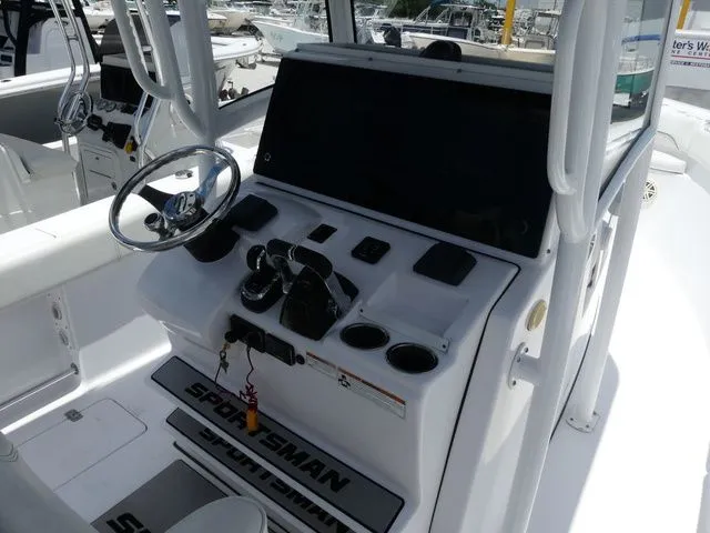 Slide: The Image of Sportsman Open 282TE Center Console 2020 - 15