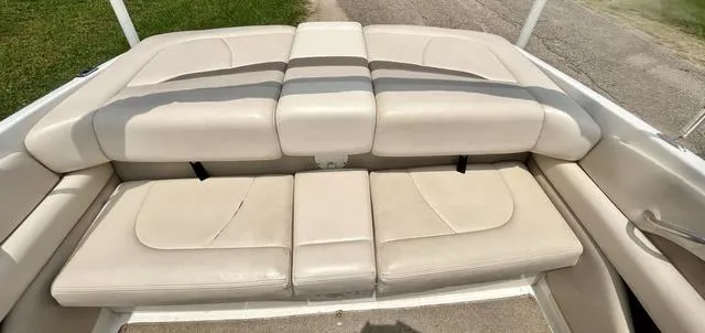 Slide: The Image of 2006 Chaparral 204 SSi boat with beige leather seating, viewed from above. - 34