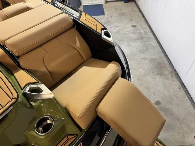 Slide: The Image of MasterCraft X24 2025 - 14