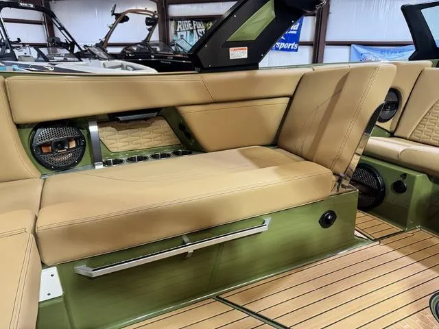 Slide: The Image of MasterCraft X24 2025 - 27