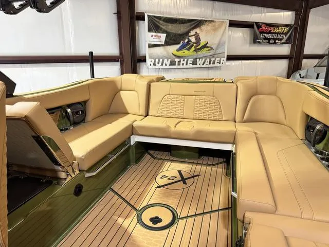 Slide: The Image of MasterCraft X24 2025 - 31