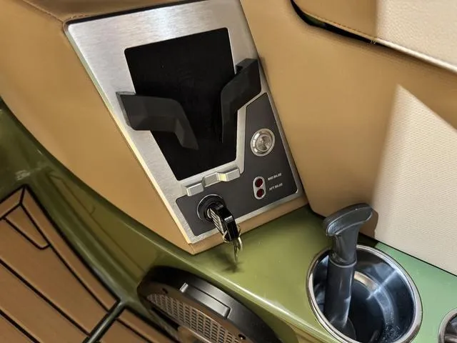 Slide: The Image of MasterCraft X24 2025 - 36