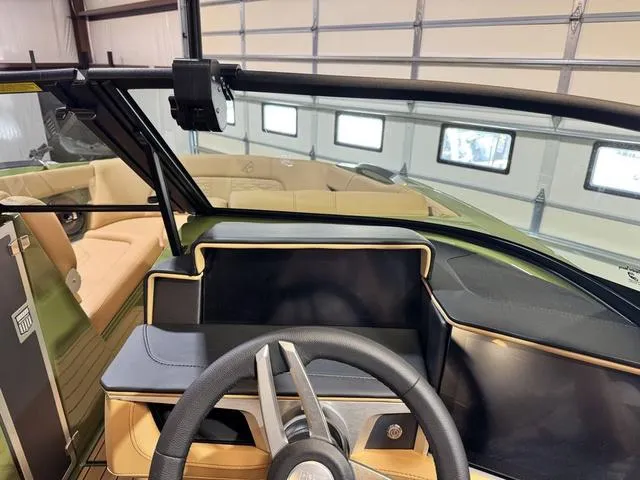 Slide: The Image of MasterCraft X24 2025 - 37