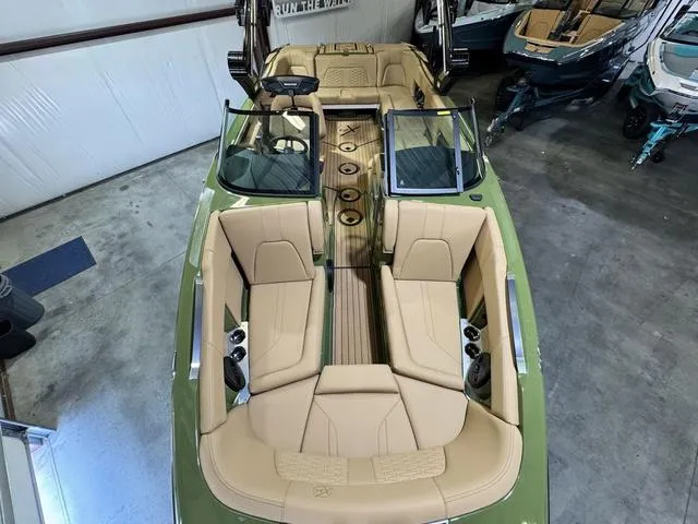 Slide: The Image of MasterCraft X24 2025 - 45