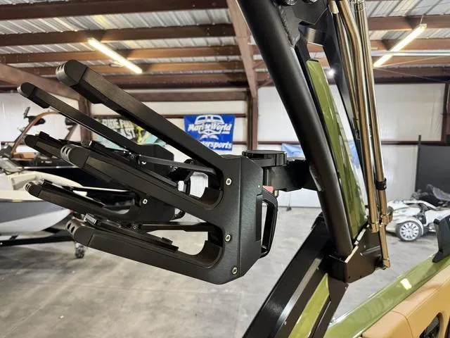 Slide: The Image of MasterCraft X24 2025 - 47