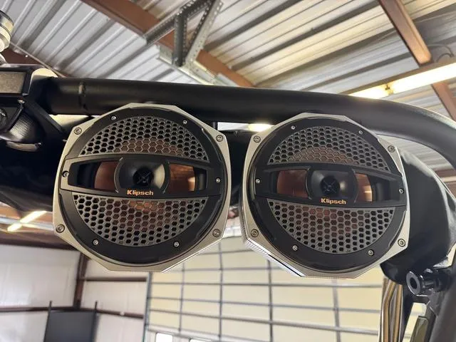 Slide: The Image of MasterCraft X24 2025 - 49