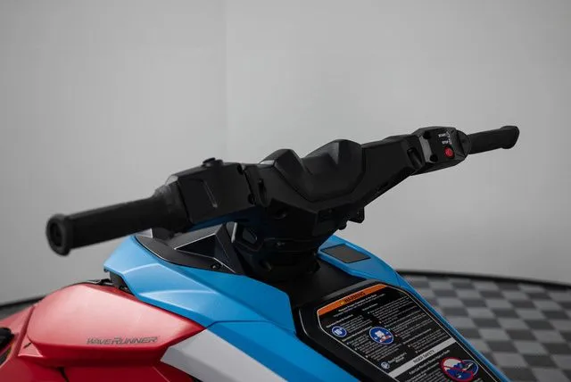 Slide: The Image of Yamaha JetBlaster DLX 3-Up 2025 - 10