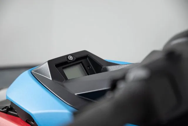 Slide: The Image of Yamaha JetBlaster DLX 3-Up 2025 - 11