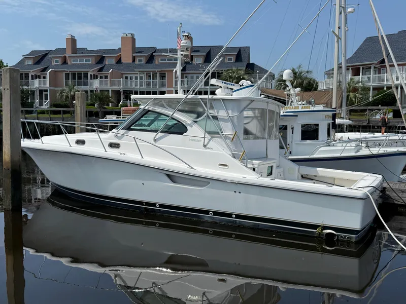 The Image of Pursuit 3800 Express 2003 - 0