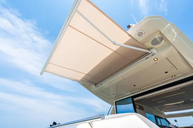 Slide: The Image of Prestige 520S 2019 - 36