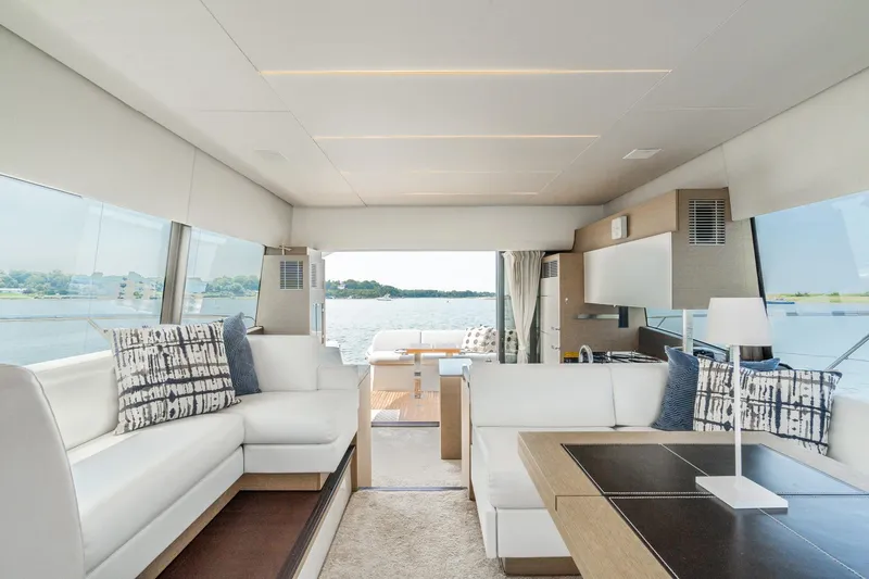 Slide: The Image of Prestige 520S 2019 - 54