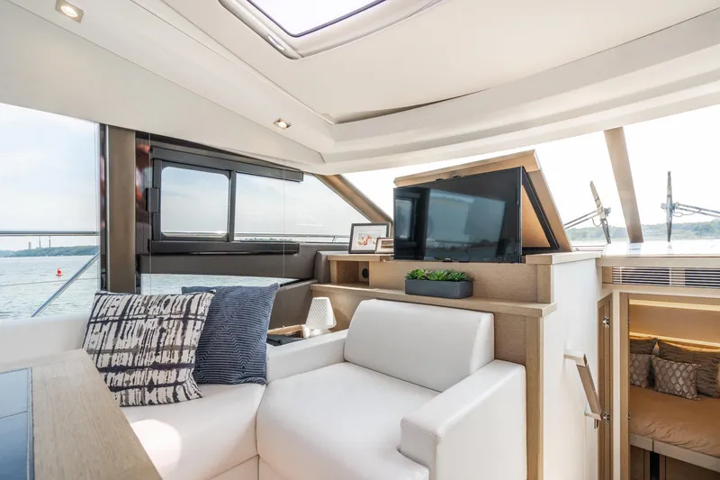 Slide: The Image of Prestige 520S 2019 - 57