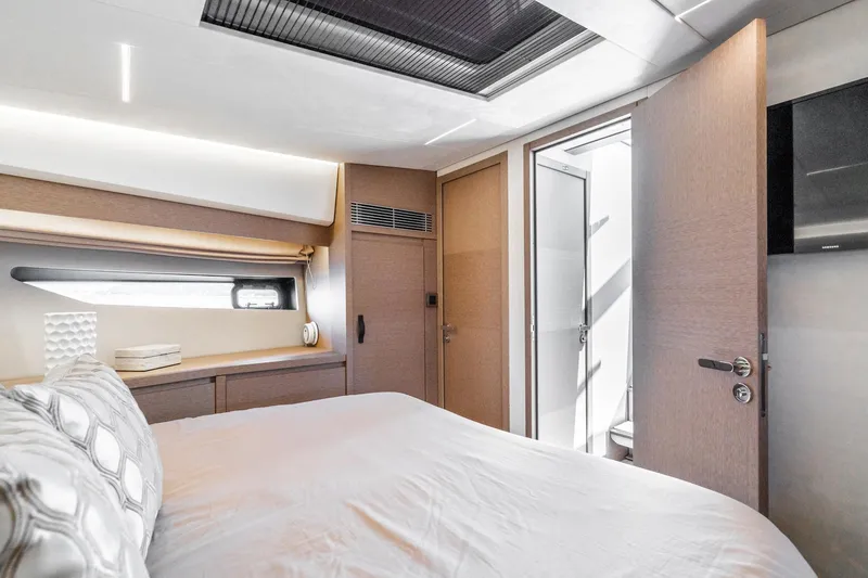 Slide: The Image of Prestige 520S 2019 - 71