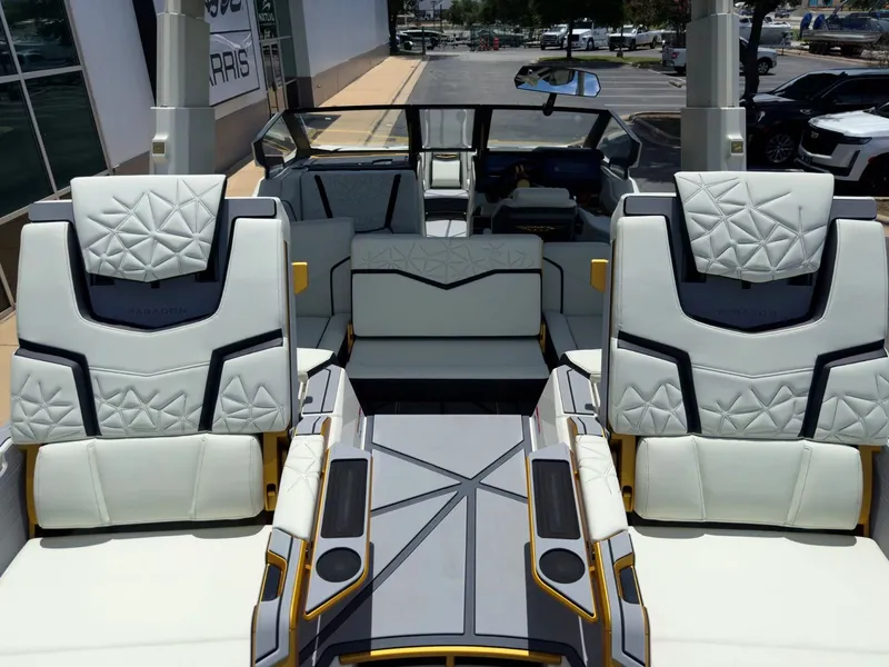 Slide: The Image of Nautique Paragon G23 2026 - 16