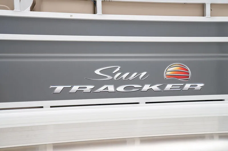 Slide: The Image of Sun Tracker Party Barge 22 DLX 2025 - 13