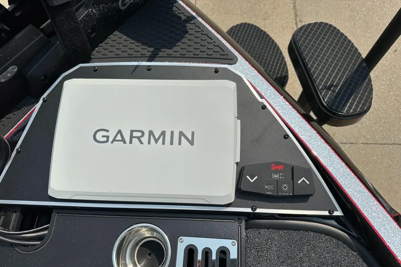 Slide: The Image of 2025 Ranger Z520R Cup-Equipped boat with Garmin navigation system on deck. - 8
