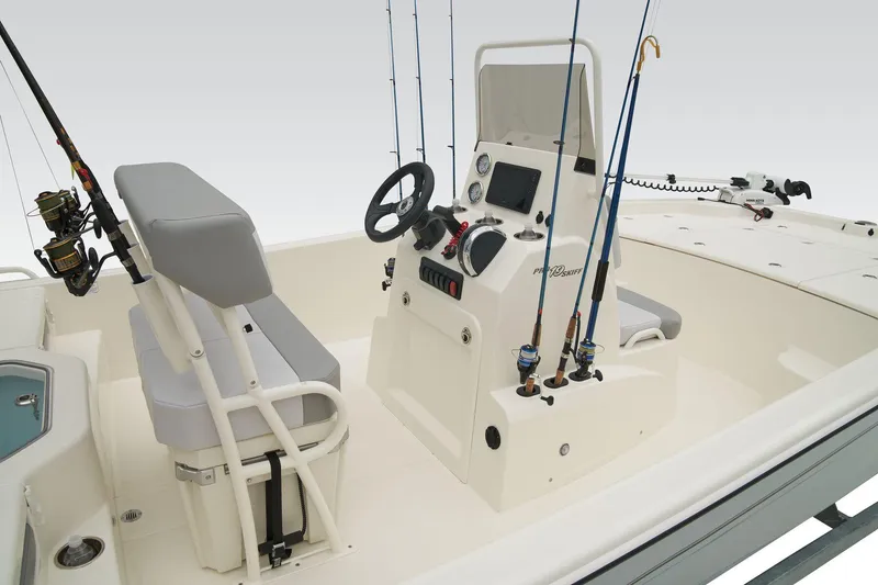 Slide: The Image of Mako Pro Skiff 19 CC 2024 - 32