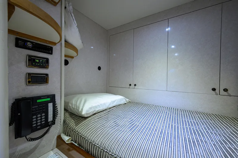 Slide: The Image of Sea Force IX 82 Enclosed Bridge 2004 - 58