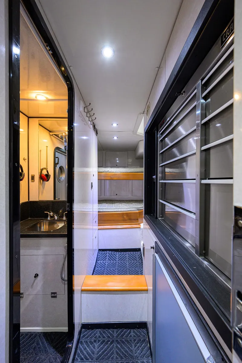 Slide: The Image of Sea Force IX 82 Enclosed Bridge 2004 - 59