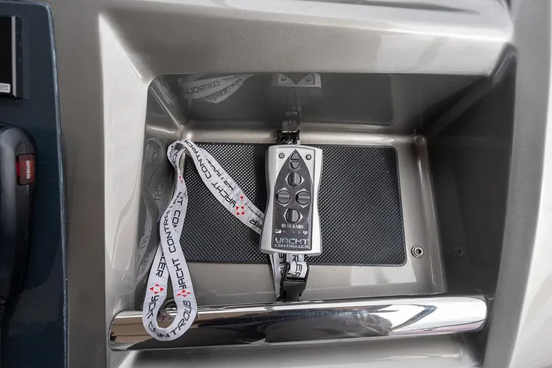 Slide: The Image of Yacht Controller - 25