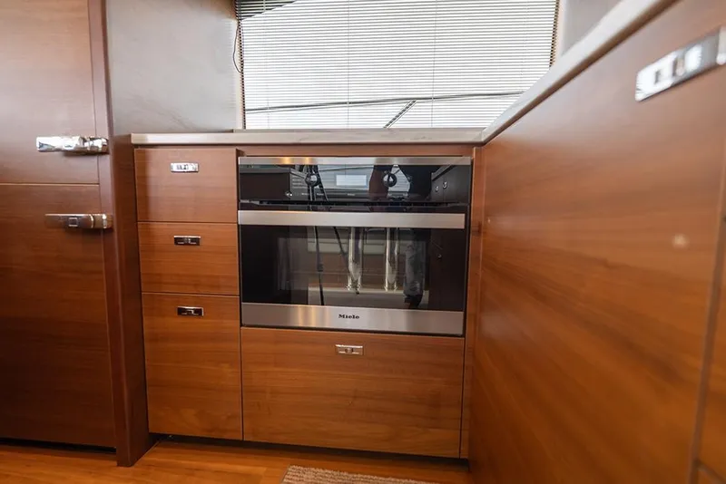 Slide: The Image of Miele Convection/Bake microwave oven - 31