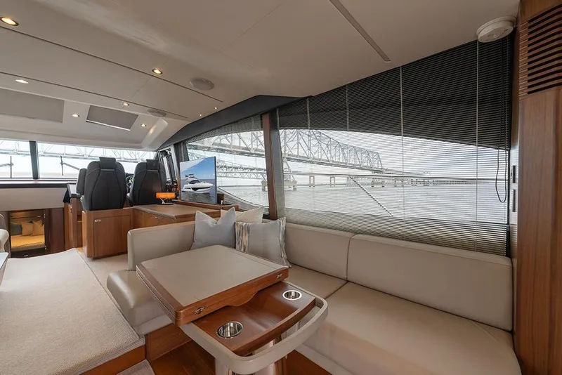 Slide: The Image of Dinette - 32