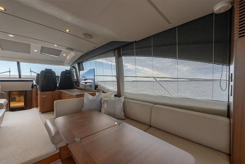 Slide: The Image of Dinette with the table expanded - 33