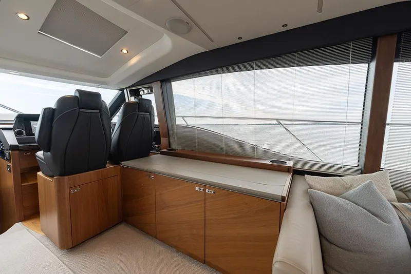 Slide: The Image of Stbd salon - 35