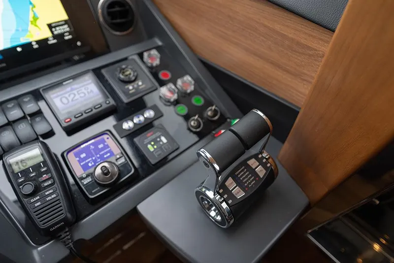 Slide: The Image of Lower helm control - 46