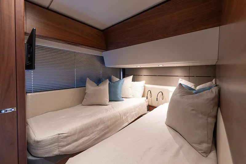 Slide: The Image of Stbd guest stateroom - 67