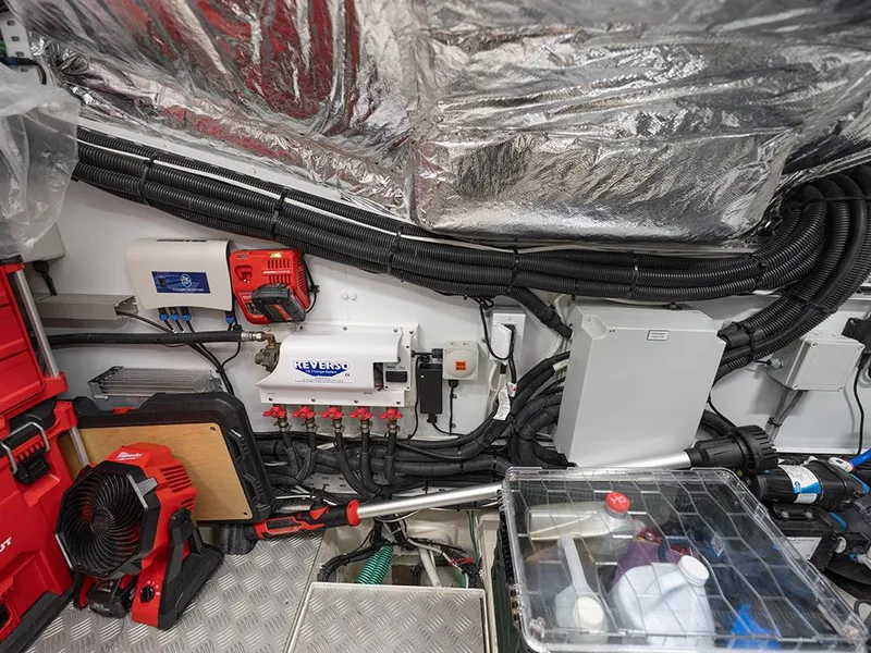 Slide: The Image of Reverso oil change system - 85