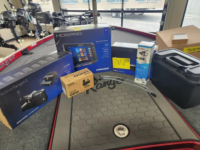 Slide: The Image of 2025 Ranger Z520R Cup-Equipped boat with electronics and accessories displayed on deck. - 23