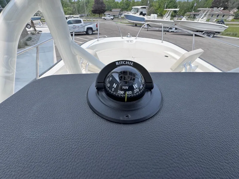 Slide: The Image of Boston Whaler 210 Montauk 2025 - 10