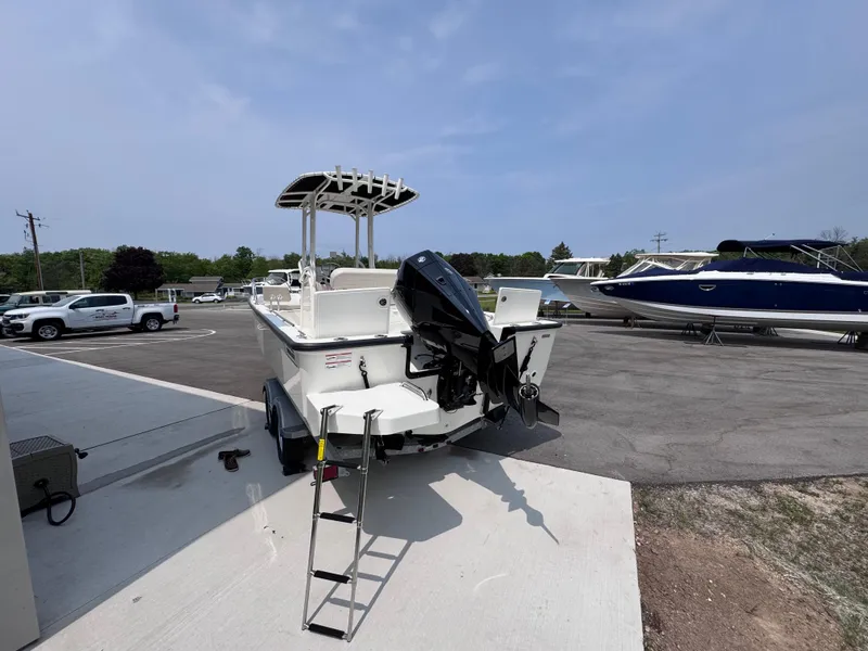 Slide: The Image of Boston Whaler 210 Montauk 2025 - 15