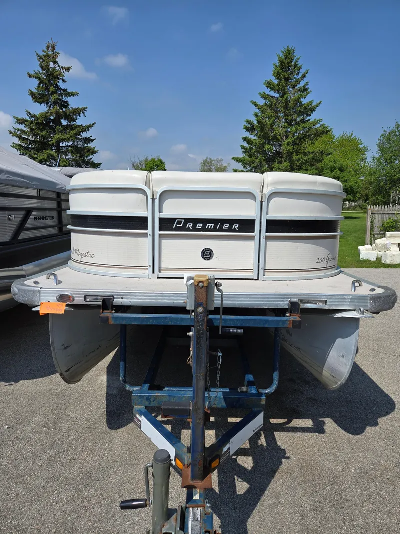 Slide: The Image of Premier 250 Grand Majestic 2006 - 4