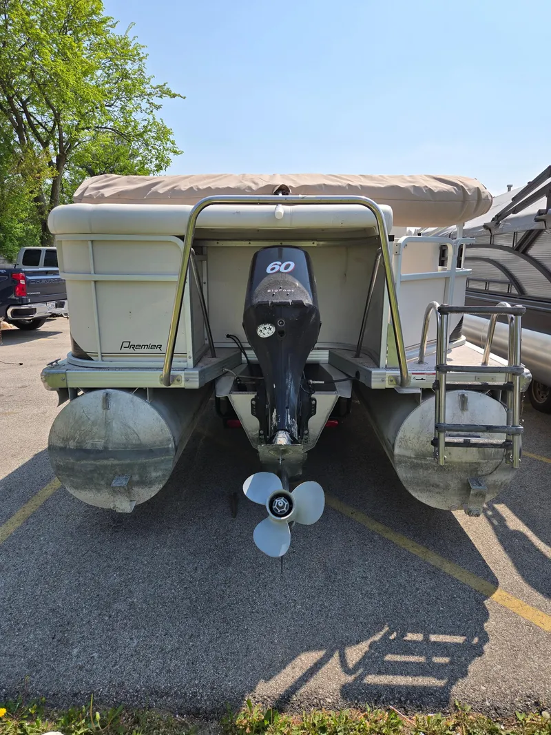 Slide: The Image of Premier 250 Grand Majestic 2006 - 5