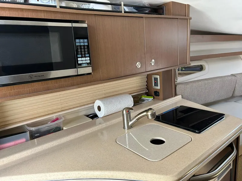 Slide: The Image of Sea Ray 280 Sundancer 2017 - 55